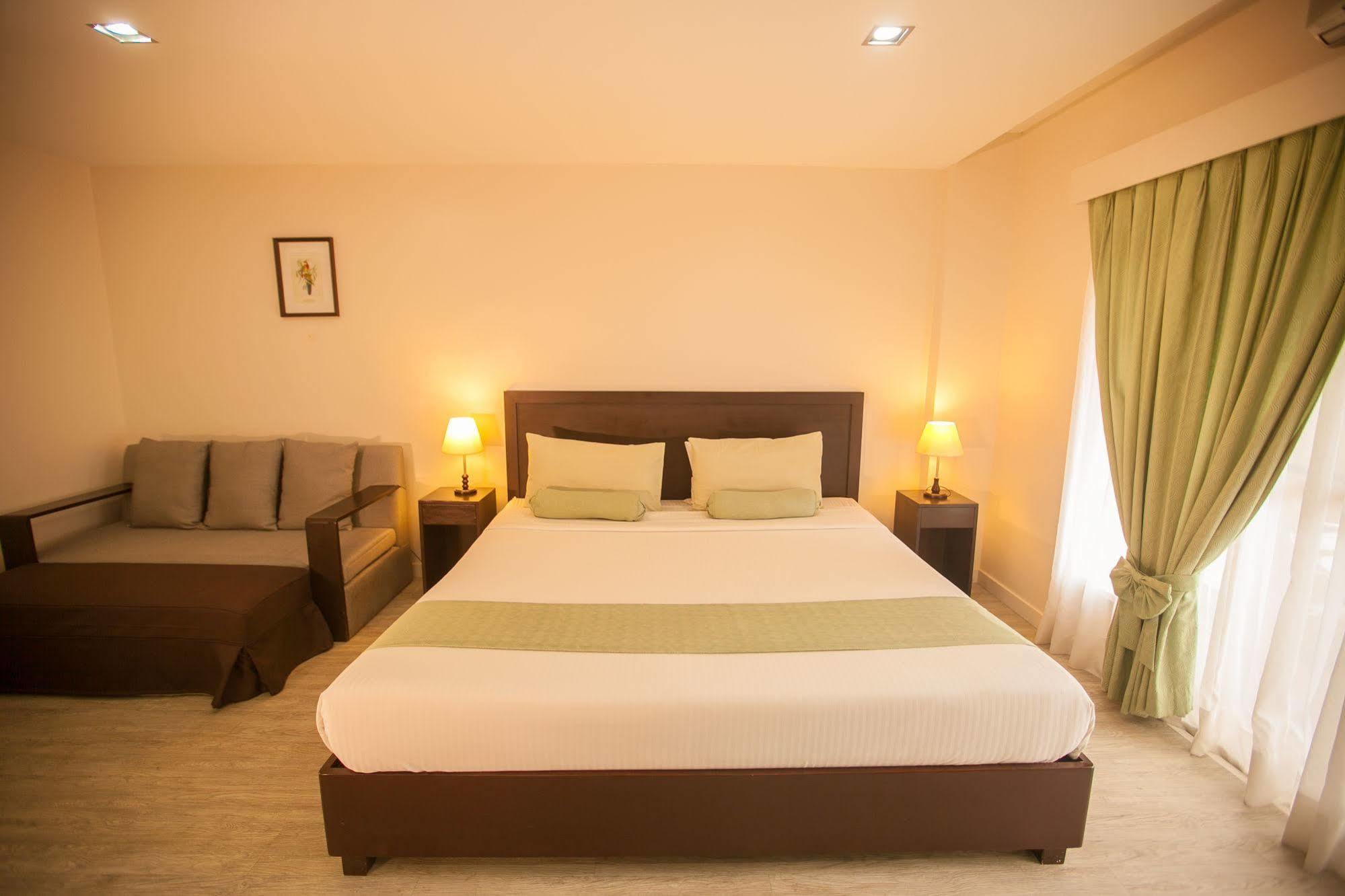 Subic Coco Hotel Olongapo City Exteriör bild