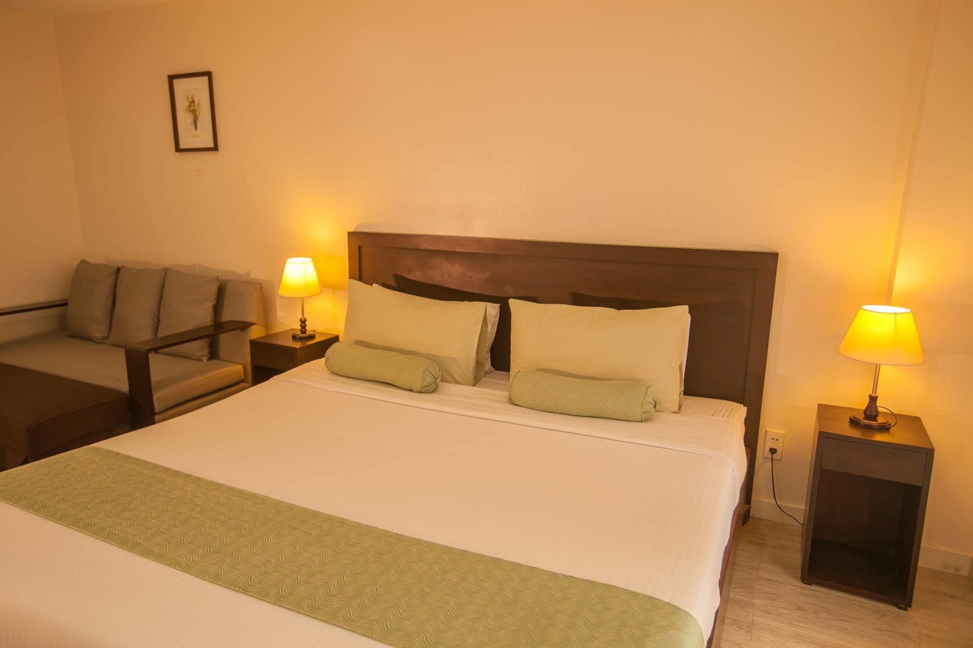 Subic Coco Hotel Olongapo City Exteriör bild