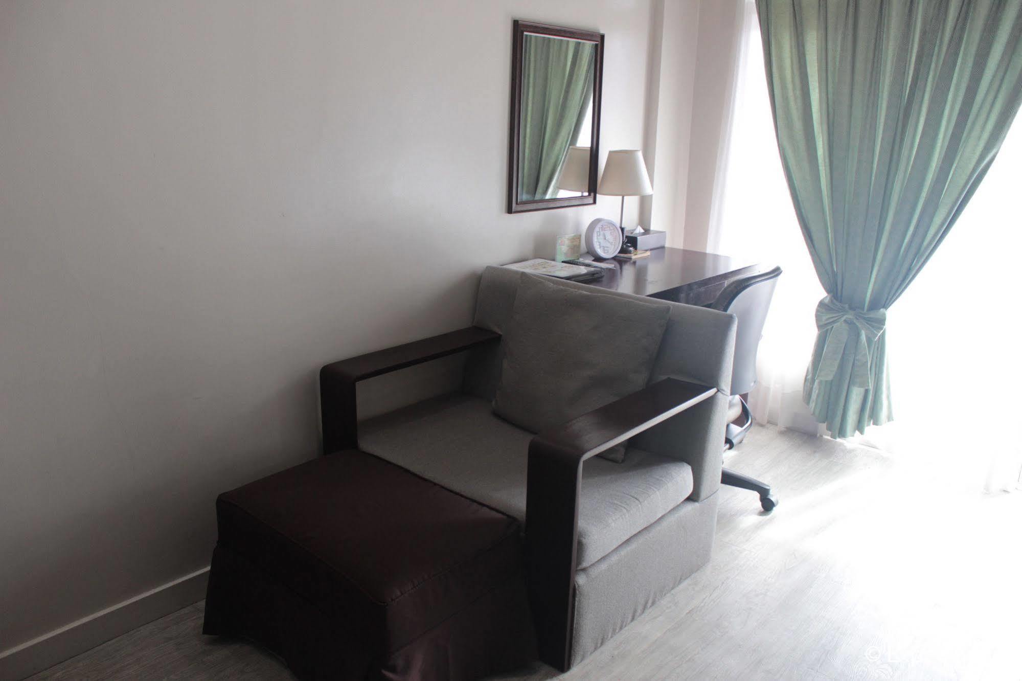 Subic Coco Hotel Olongapo City Exteriör bild