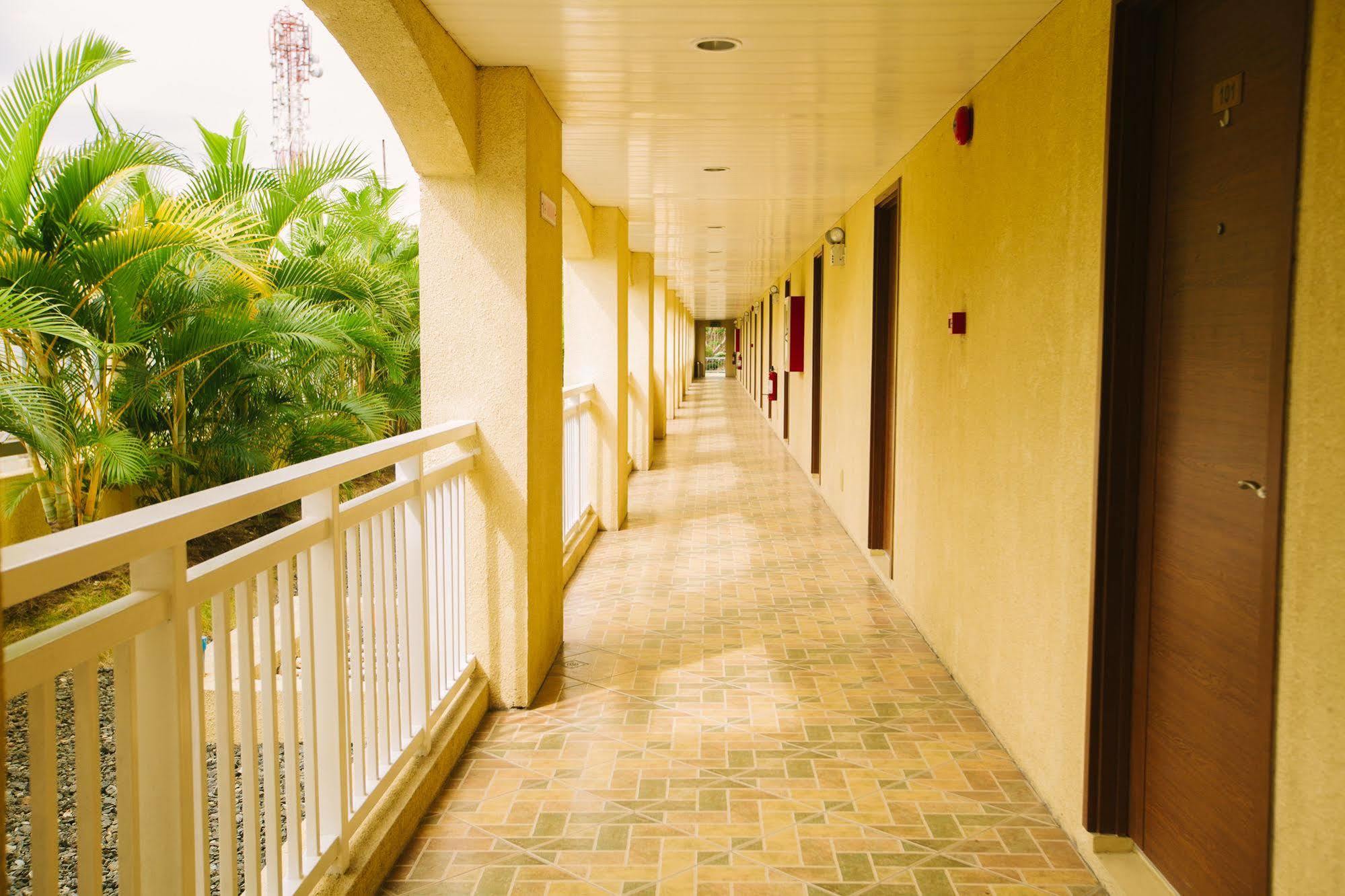 Subic Coco Hotel Olongapo City Exteriör bild