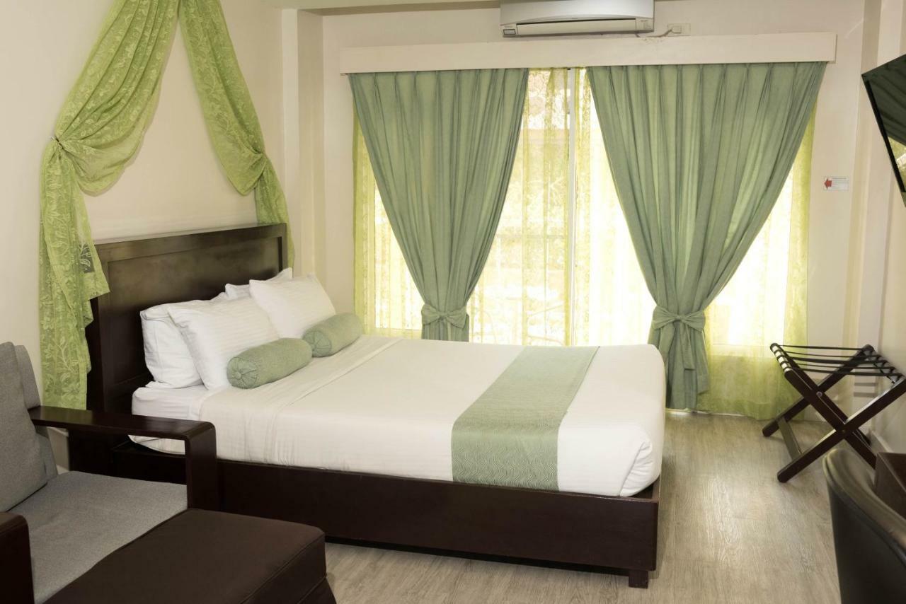 Subic Coco Hotel Olongapo City Exteriör bild